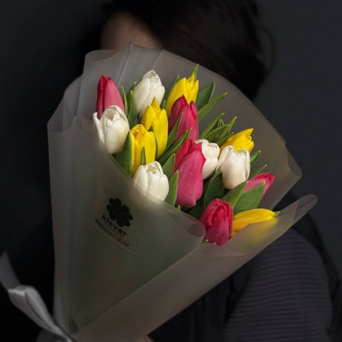 Букет из 15 тюльпанов