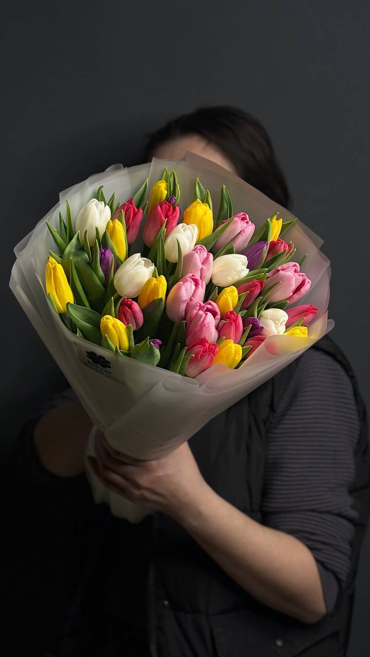 Букет из 35 тюльпанов