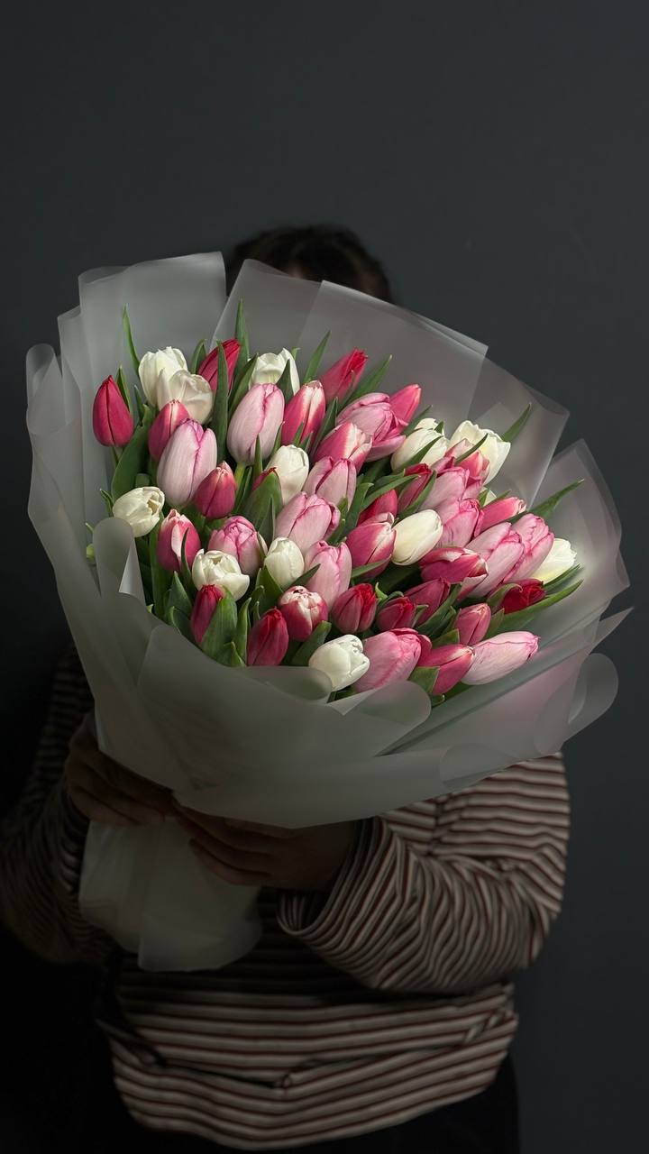 Букет из 51 тюльпана